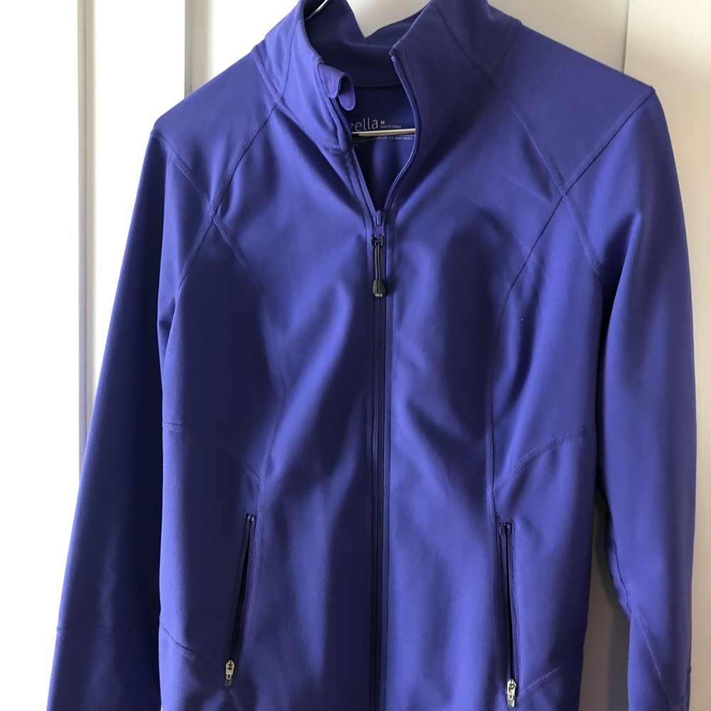 Active wear jacket